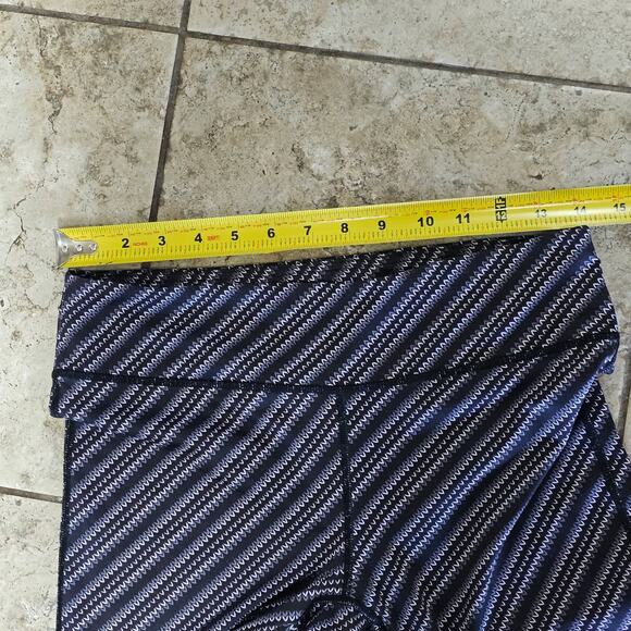 Inner Spirit Diagonal Knit Stitch Capri Leggings Hidden Key Pocket Size S - Picture 3 of 7